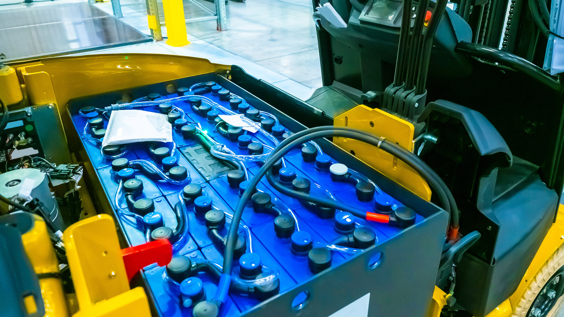 How to Extend the Lifespan of Your Electric Forklift Battery